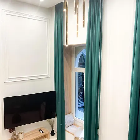 Opera Z39 Apartmán *