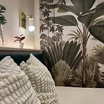 Opera Z39 Apartment *