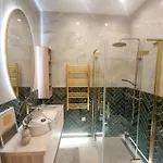 Opera Z39 Apartment