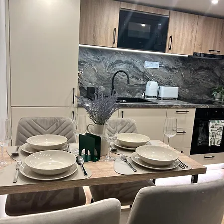 Opera Z39 Apartmán *